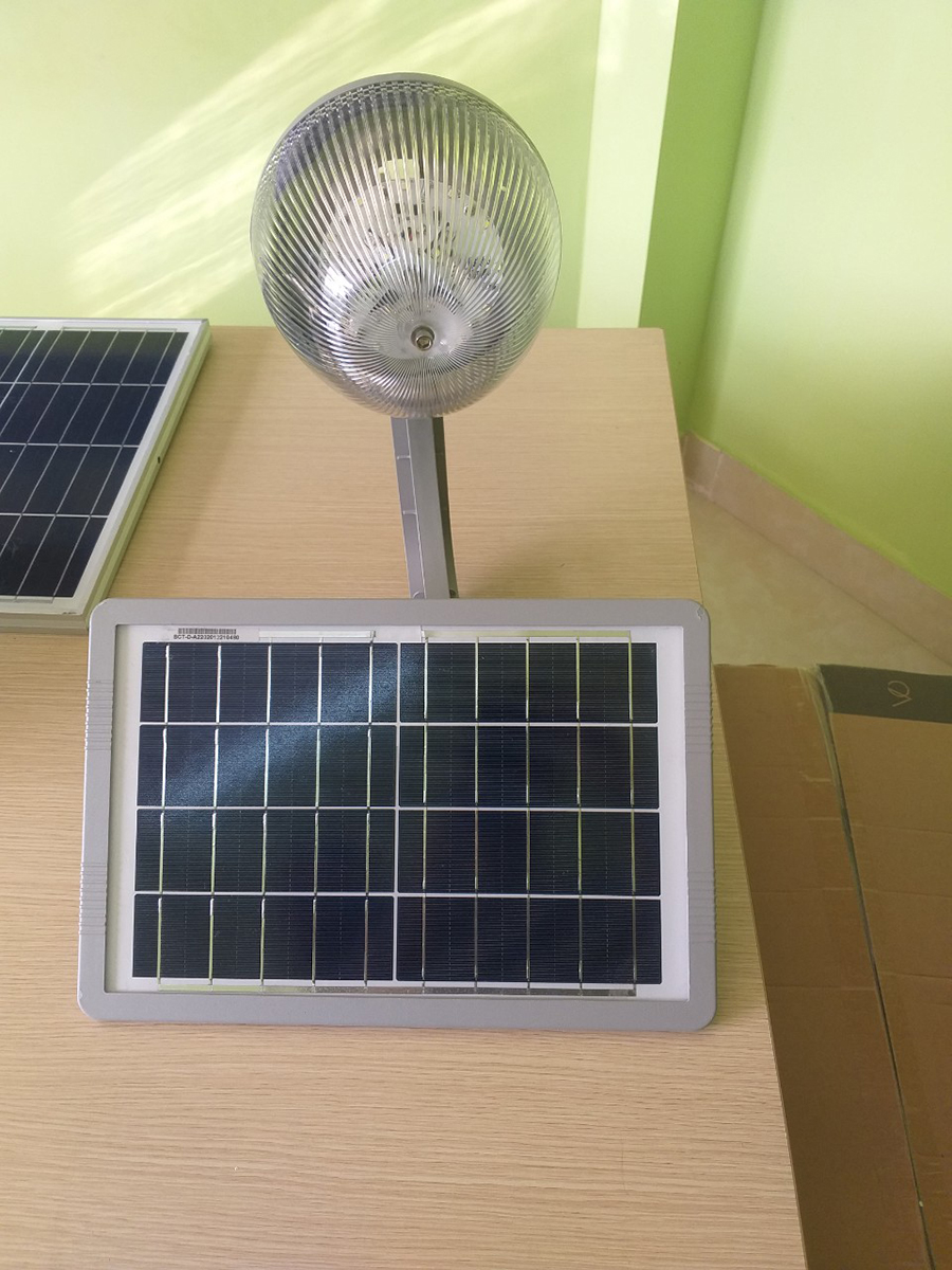 đèn pha led năng lượng mặt trời 